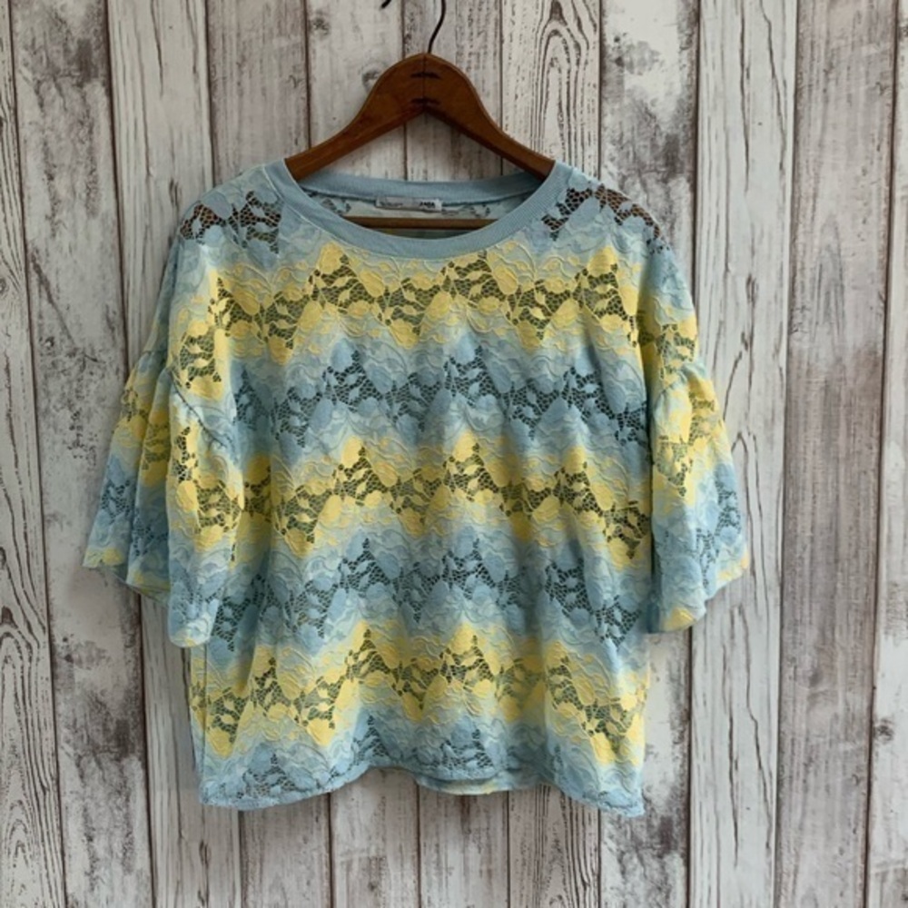 Zara yellow/blue lace bell sleeve top size…
